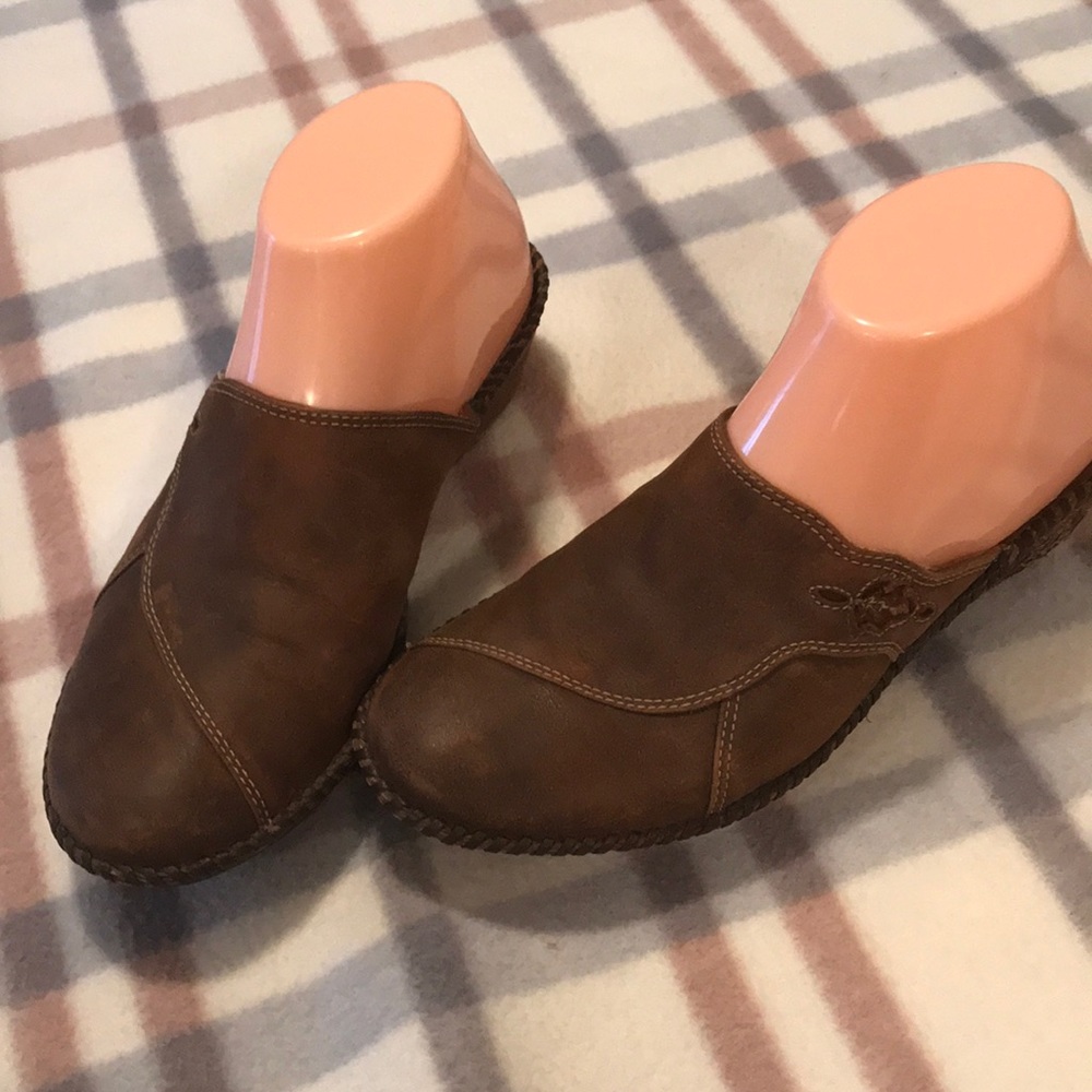 Clark’s Artisan sz 7  Brown Leather mules